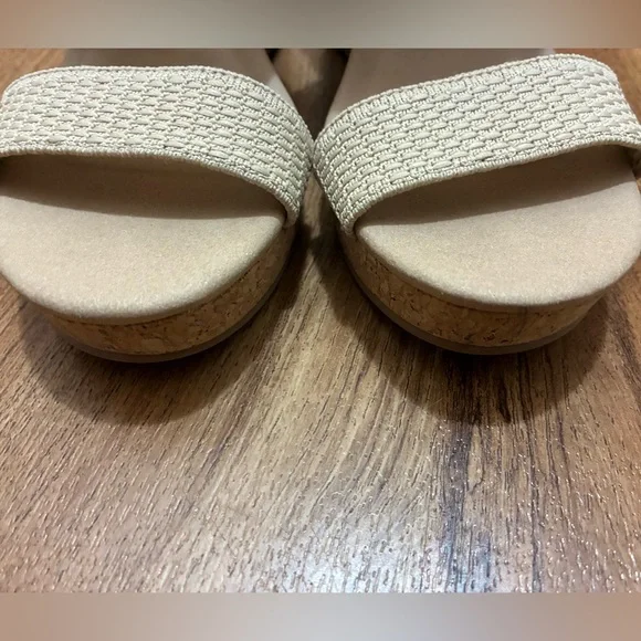 NWOT Vivaia Tan Slip-On Sandals with Wedge Heel Adjustable Strap (Sammy) - Picture 6 of 9